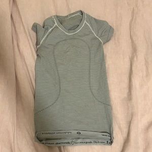 Lululemom short sleeve workout shirt